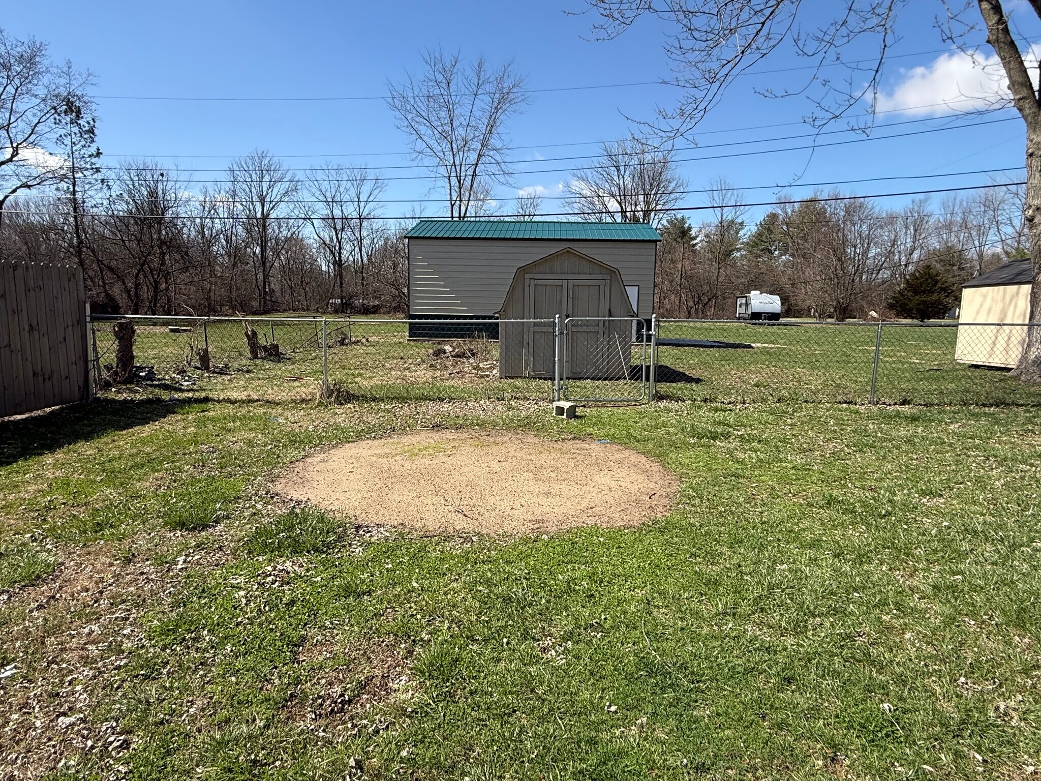 Building Photo - 916 N Avon Ave