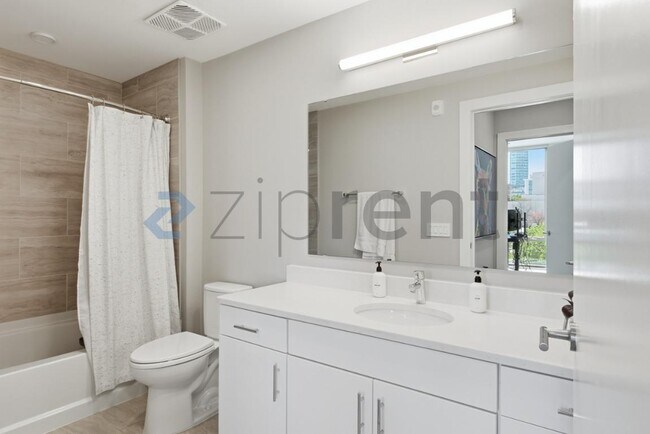 Building Photo - 214 Hunt St