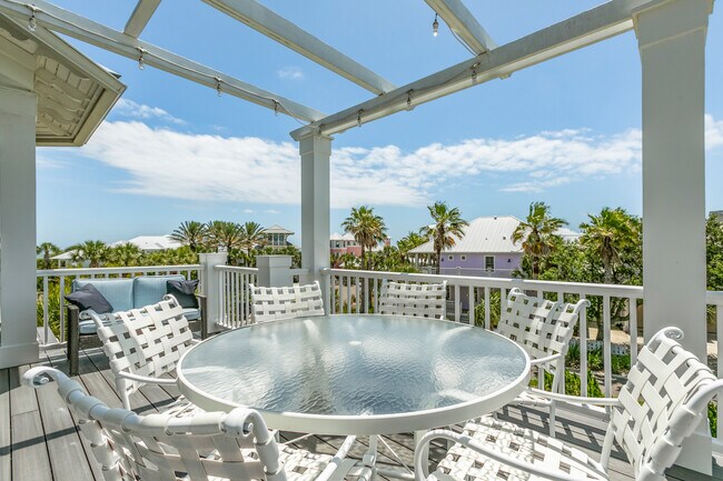 Building Photo - 681 Ocean Palm Way