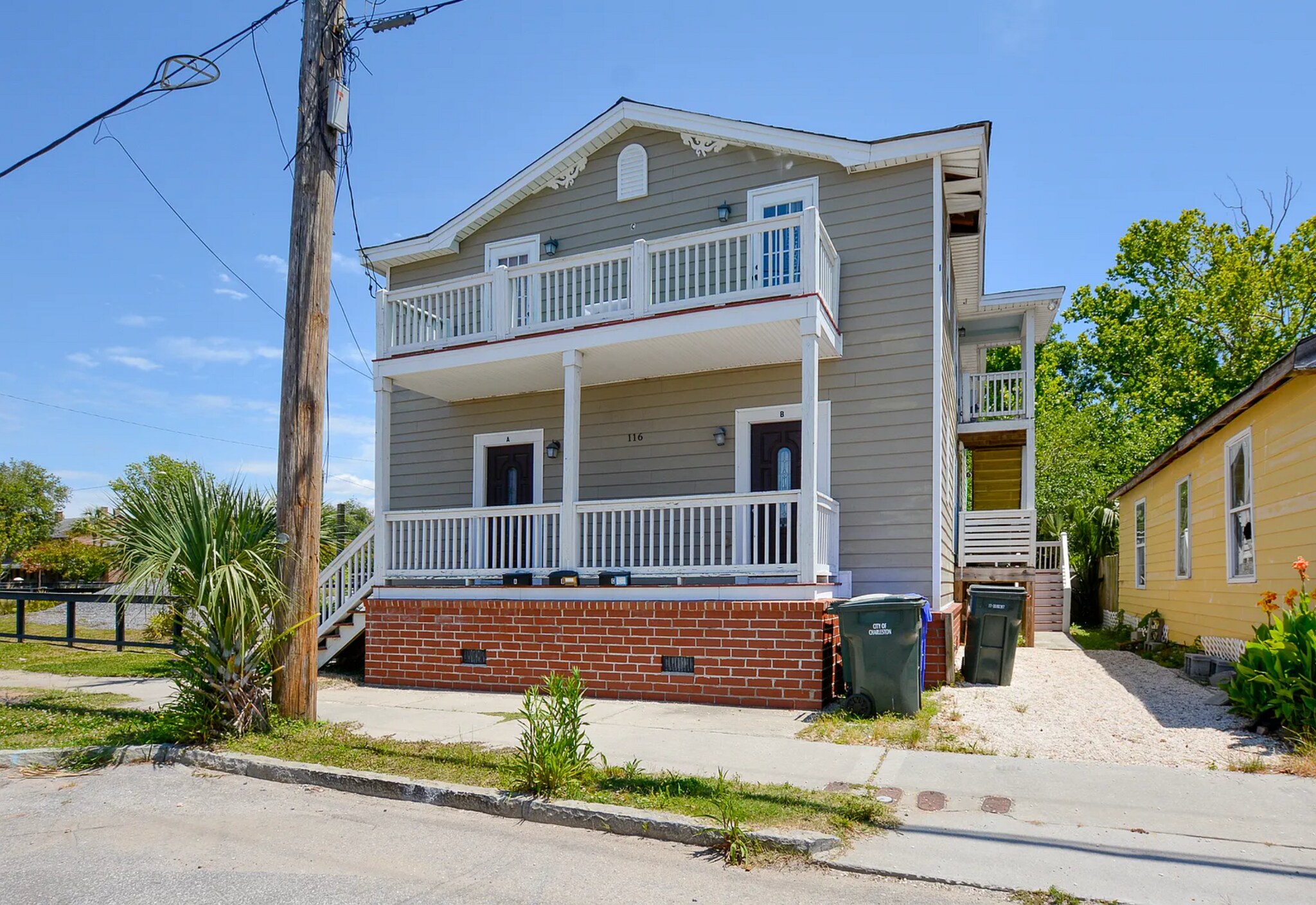 Building Photo - 116 America St