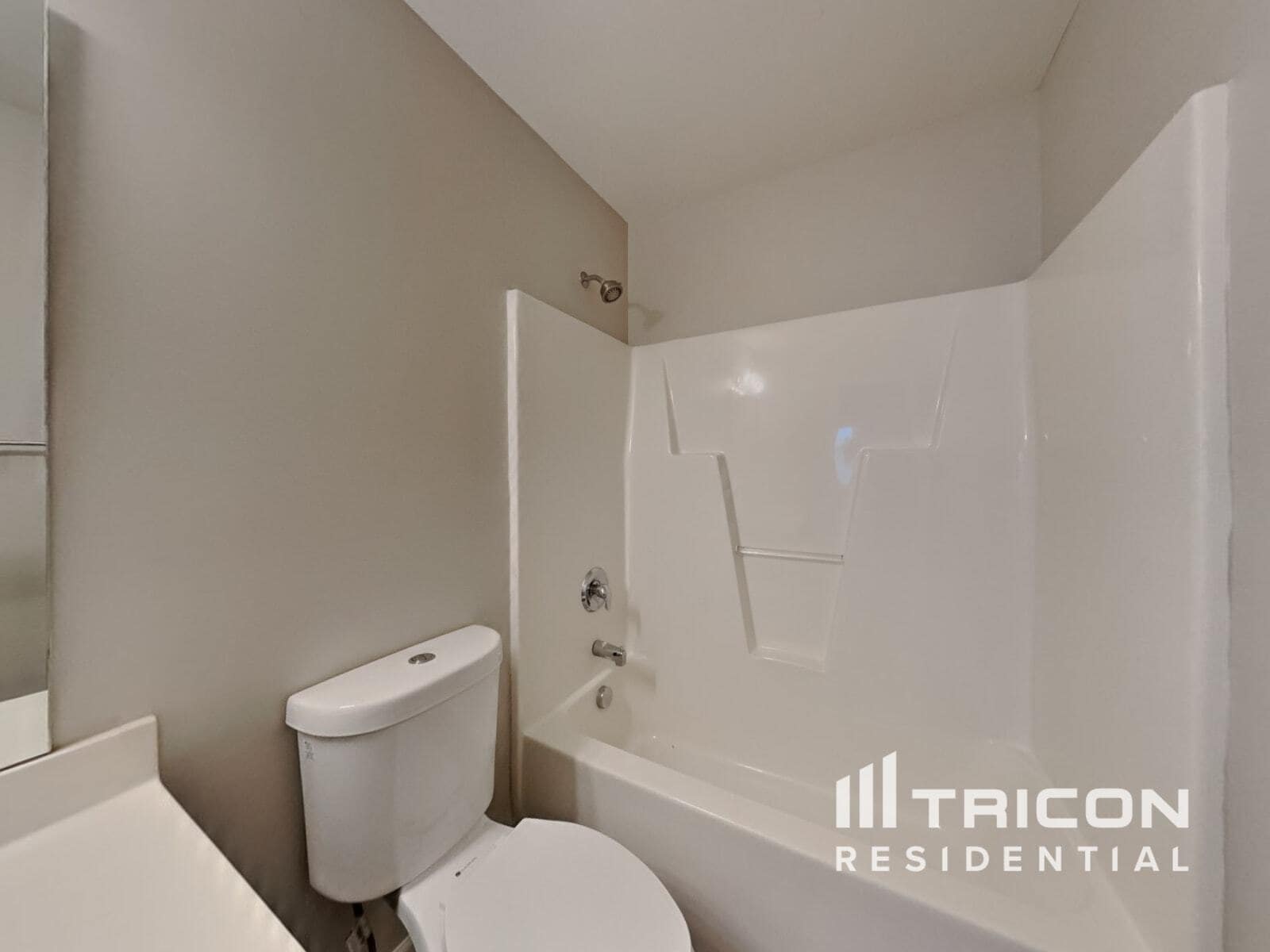 Building Photo - 851 Red Oak Tree Dr