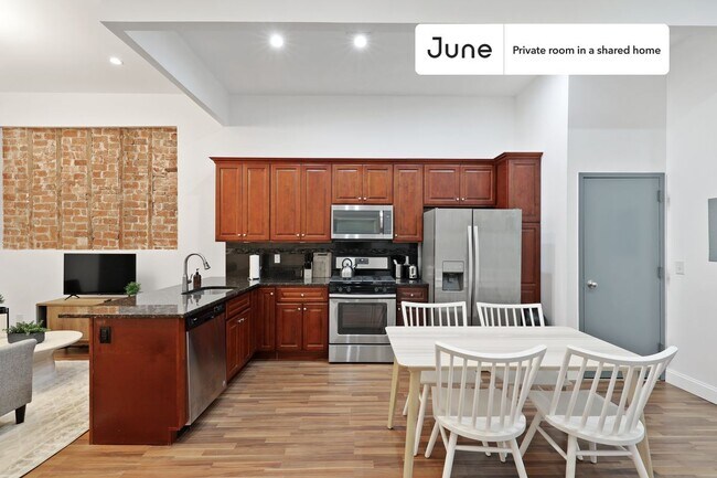 Building Photo - Room in Shared 4 bed/1 bath home in Bushwick