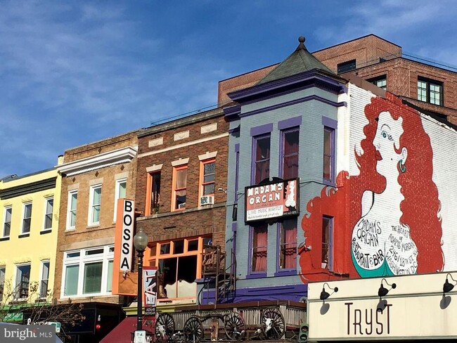 Building Photo - 1820 Clydesdale Pl NW