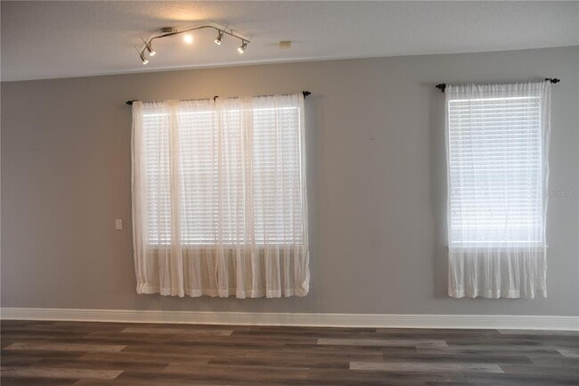 Building Photo - 12964 Emersondale Ave