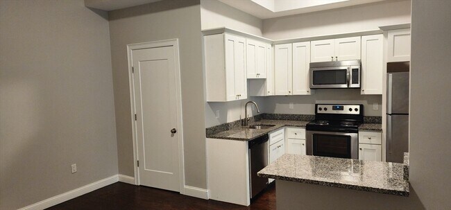 Building Photo - 10 Merrymount Rd