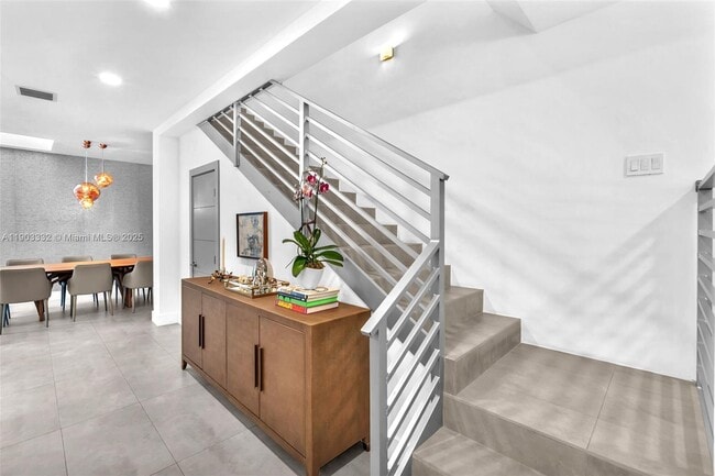 Building Photo - 3167 SW 25th St