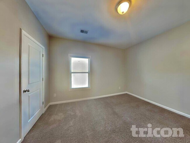 Building Photo - 3663 Shale Ln SE