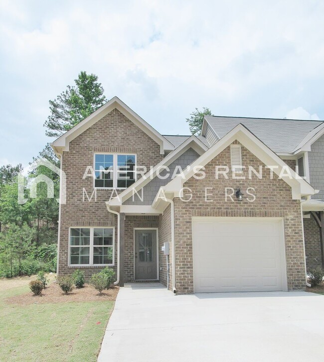 Building Photo - DEPOSIT PENDING! Beautiful Town Home with Garage in Chelsea... Available to View Now!!!