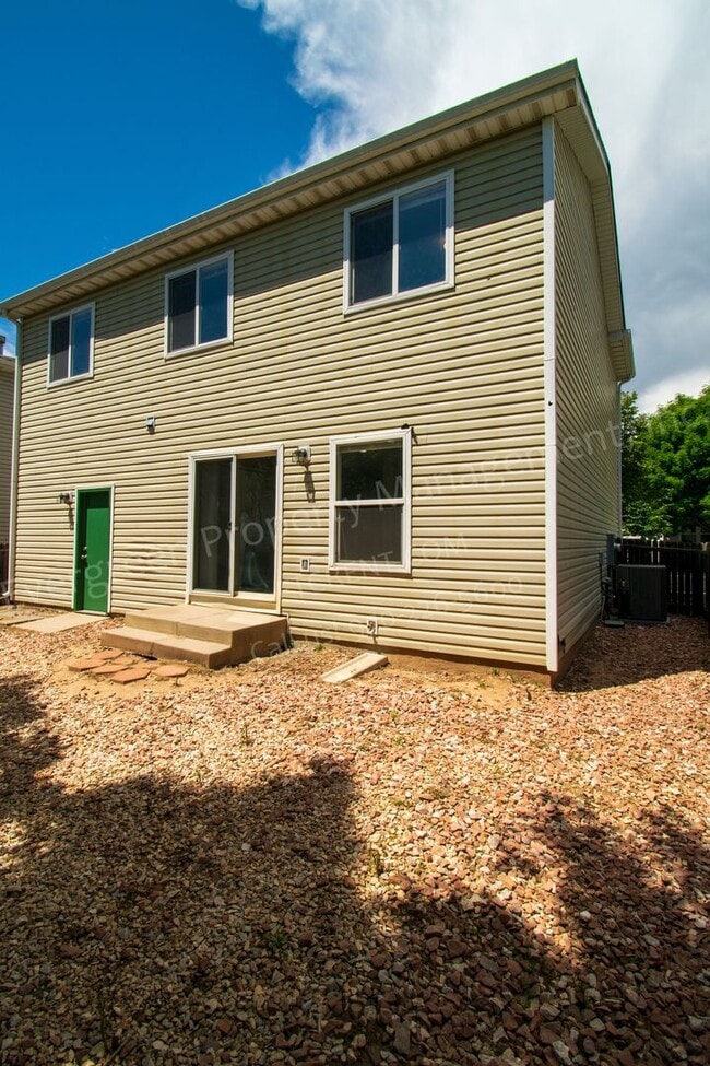 Building Photo - 3326 Warren Farm Dr