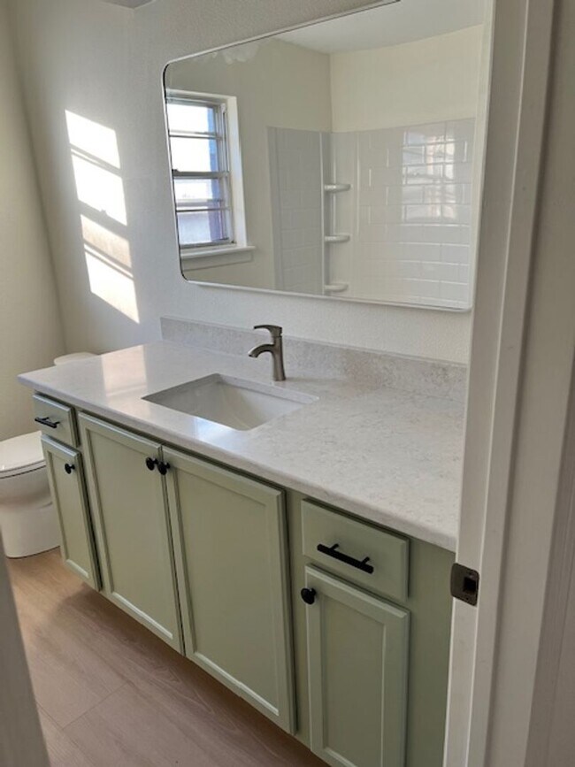 Building Photo - 1705 Campbell-House