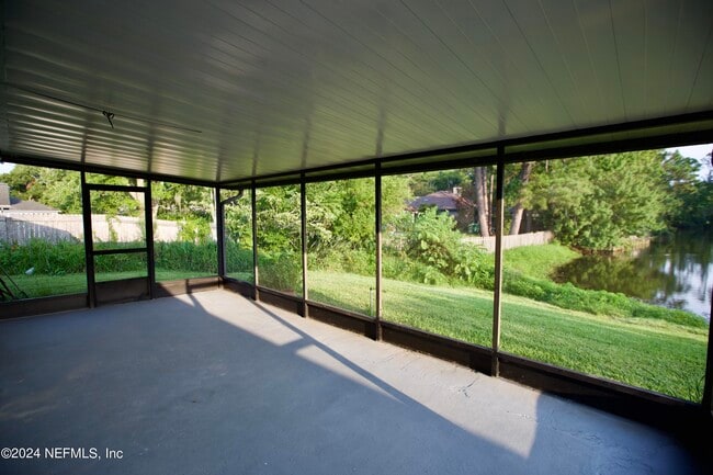 Building Photo - 3542 Sheldrake Dr