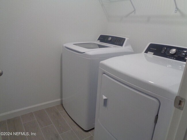 Building Photo - Middleburg Townhome for Rent