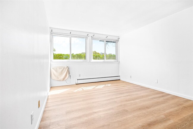 Building Photo - 5 Wyndover Woods Ln