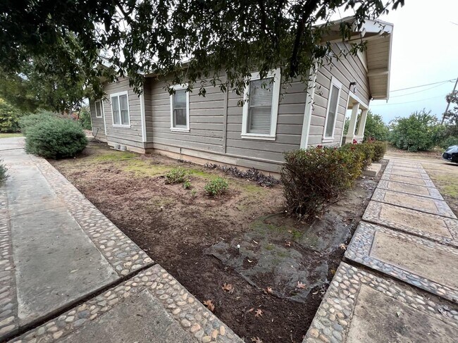 Building Photo - 19076 E Central Ave