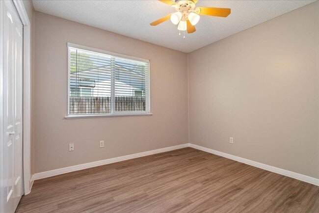 Building Photo - 5802 Gloucester Ln