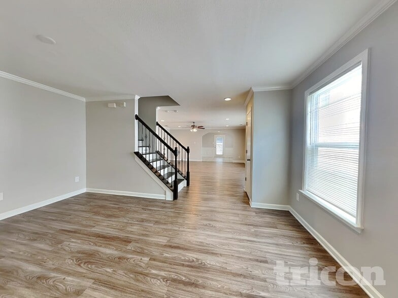 Building Photo - 451 Presidents Ct