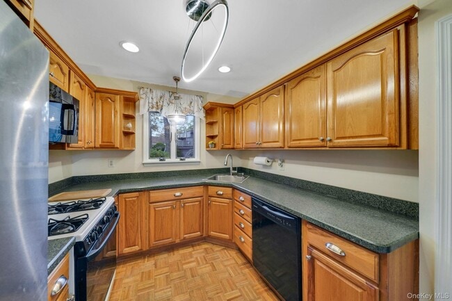 Building Photo - 10 Siracusa Blvd