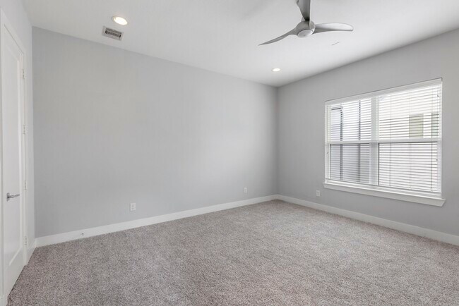 Building Photo - 8409 Hempstead Rd