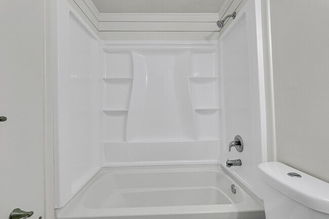 Building Photo - Charming 2BR/1BA Apartment in the Heart of Summerville
