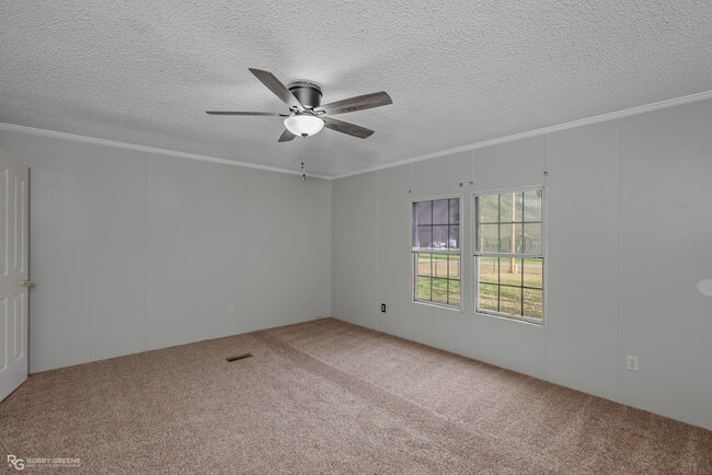 Building Photo - 409 Wildoak Dr