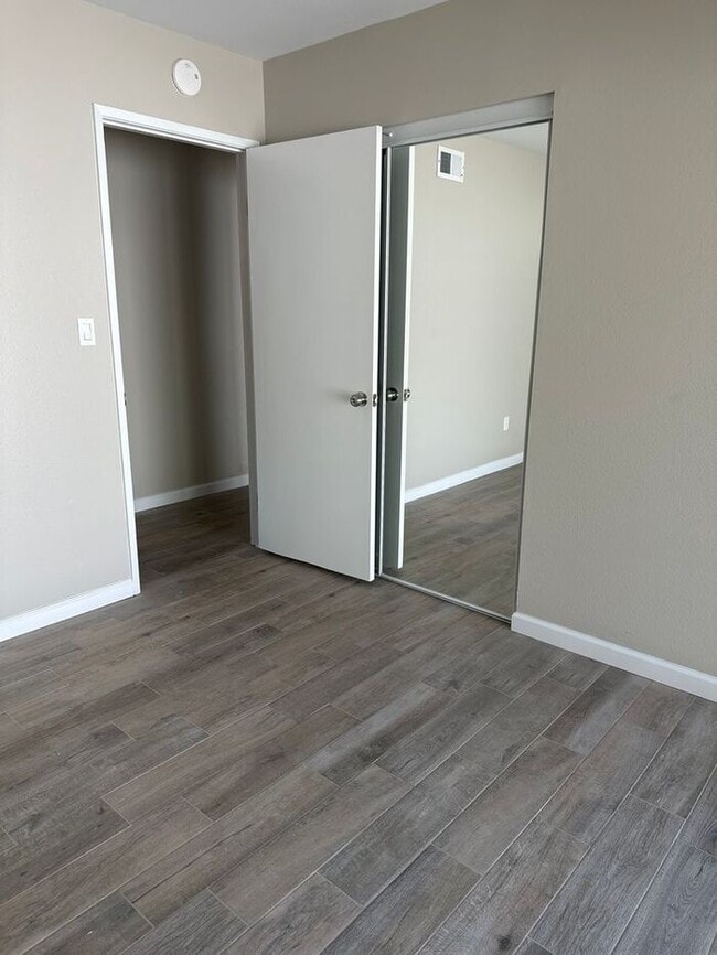 Building Photo - Prestigious Newhall Cul-de-Sac Home – Single Story 3 Bedroom + 2 Bath!