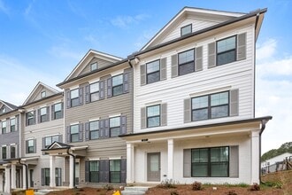 Building Photo - 811 Calvin Pk Dr