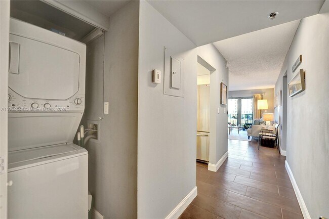 Building Photo - 1201 S Ocean Dr