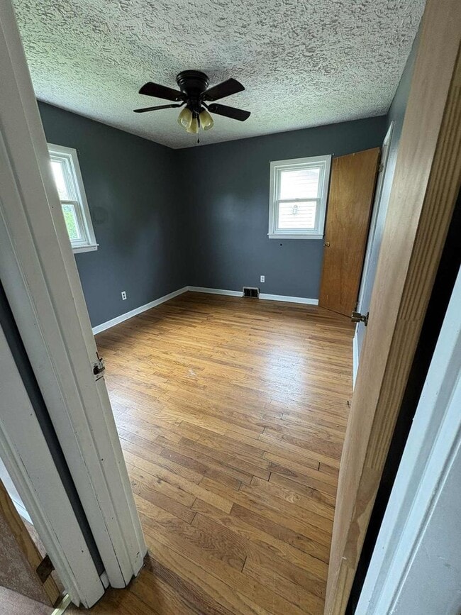 Building Photo - Spacious home for rent!!!
