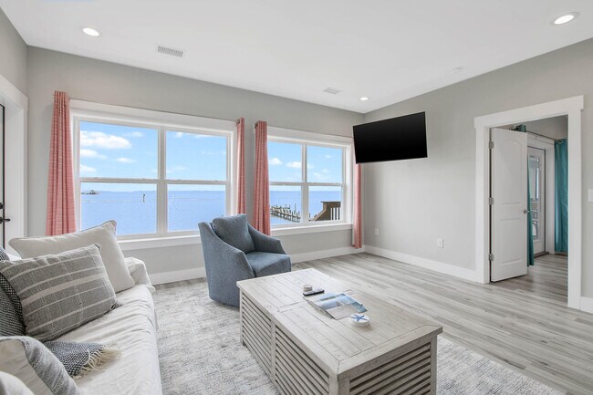 Building Photo - 486 Beatrice Point Rd