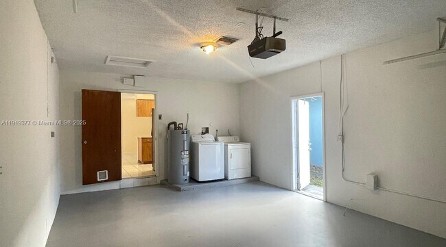 Building Photo - 2444 Raleigh St