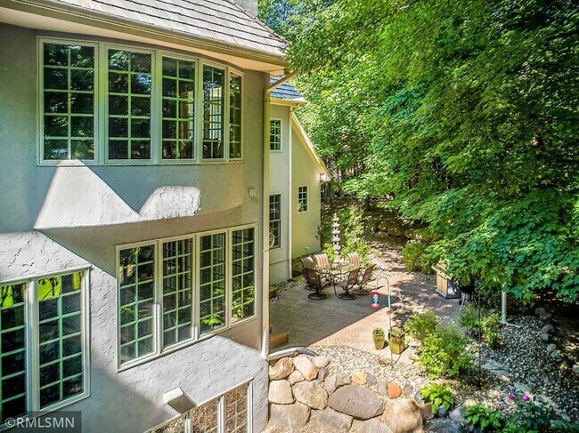 Building Photo - 14888 Pondview Cir