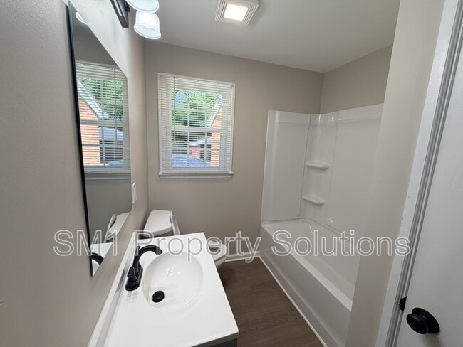 Building Photo - 1910 Britton St