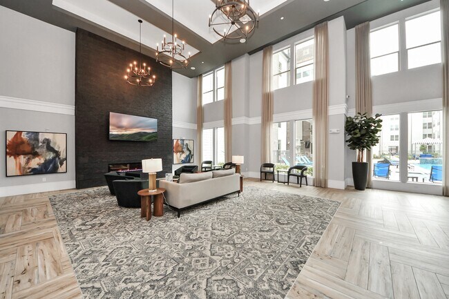 Building Photo - 4840 N Shepherd Dr
