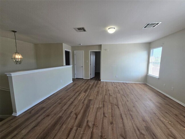 Building Photo - 333 Outfitter Dr