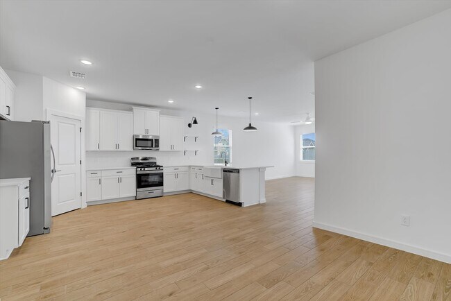 Building Photo - 8438 Bay Rdg Cir