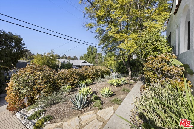 Building Photo - 2226 Princeton Ave