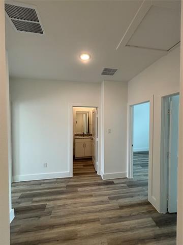 Building Photo - 1529 Creekside Dr