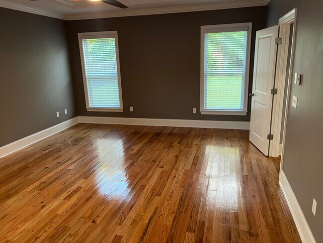 Building Photo - 5851 Vlg Rdg Wy