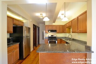 Building Photo - 10 Smythe St