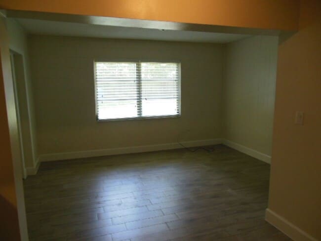 Building Photo - 404 Oakhurst St