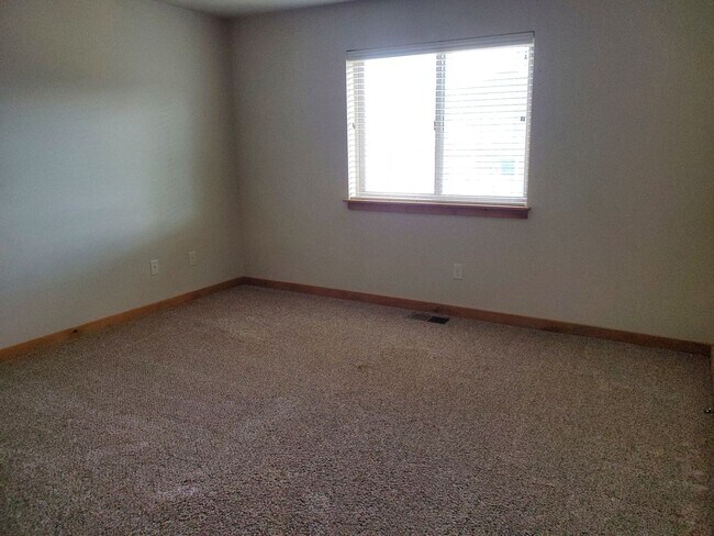 Building Photo - 110 Molly Dr