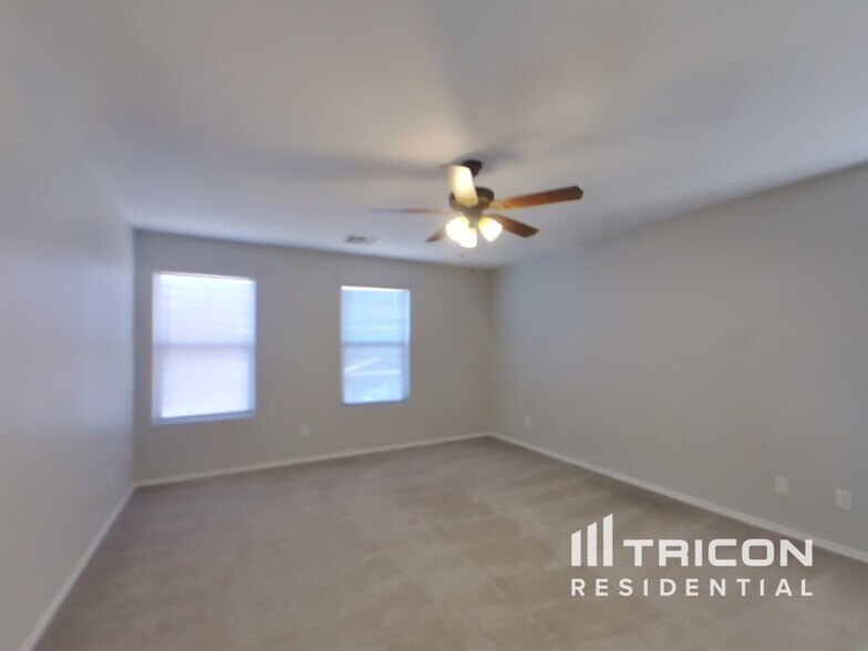 Building Photo - 2364 E Meadow Lark Way