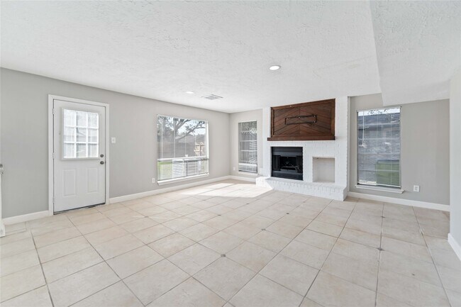 Building Photo - 703 Brookford Dr