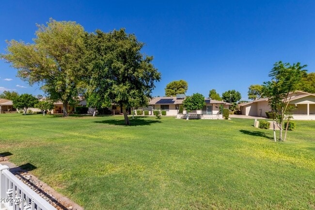 Building Photo - Your Oasis Awaits!