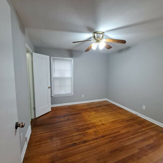 Building Photo - 1484 Haywood Ave