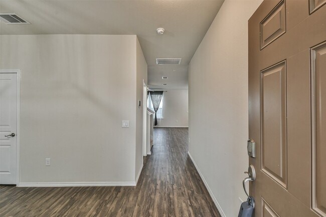 Building Photo - 5047 Royal Amber Ln