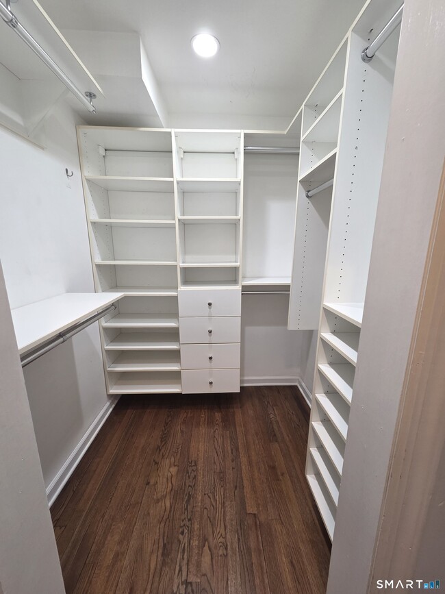 Building Photo - 51 Glendale Rd