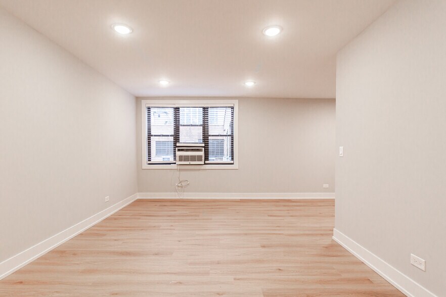 Building Photo - 520 W Aldine Ave