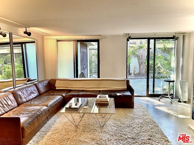 Building Photo - 30611 Las Estrellas Dr