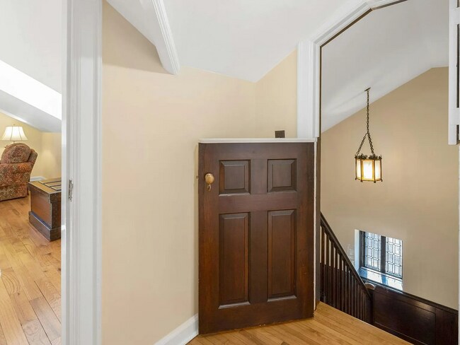Building Photo - Welcome to the Stone House, a charming 3-bedroom, 2-bathroom
